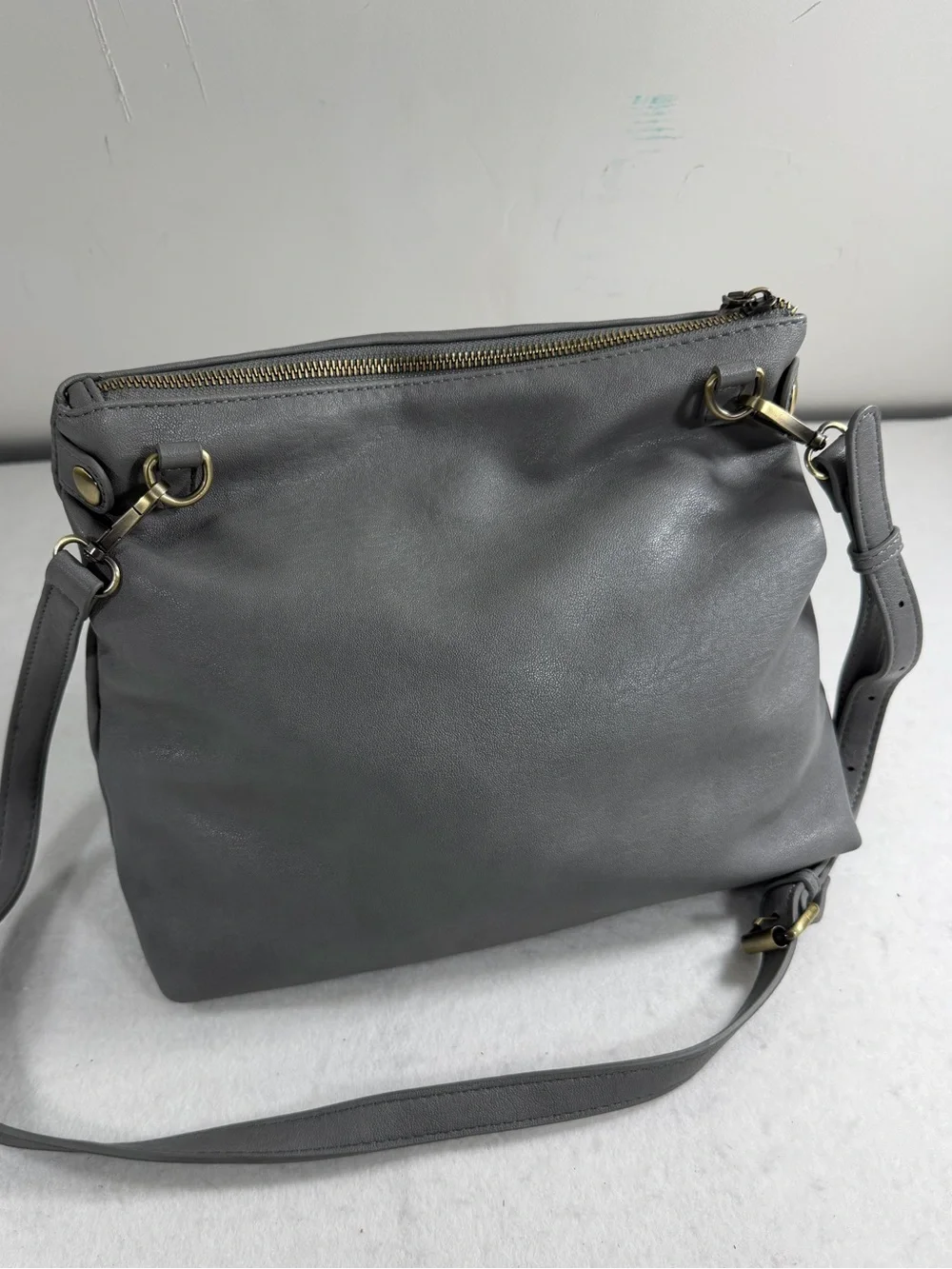 Antik Kraft‎ Gray Crossbody Bag Adjustable Strap Zip Top Purse